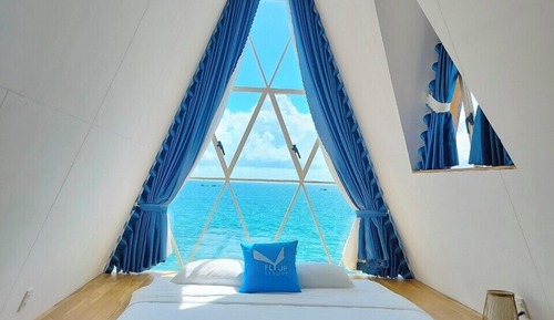 Ocean Suite Living Room