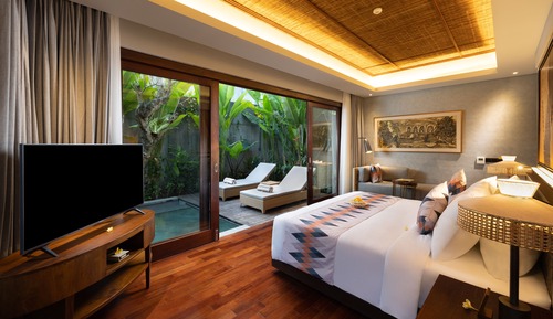 Suite with Pool and Daily Afternoon Tea