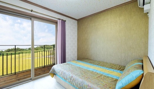 Room (Gureumwing (Building C 202))