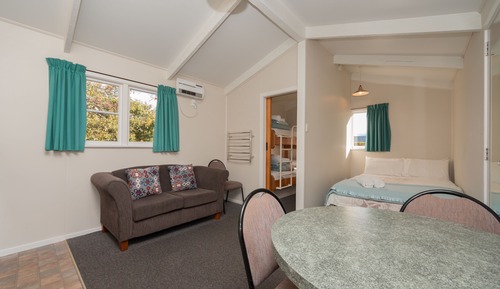 Kitchen Cabin - Sleeps 4