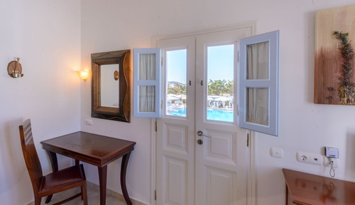 Family Suite, 2 Bedrooms, Pool View