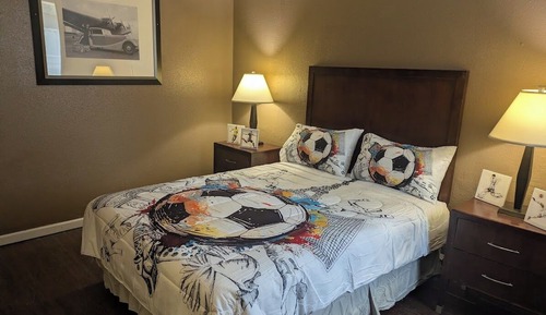 One Queen Bed Non-Smoking