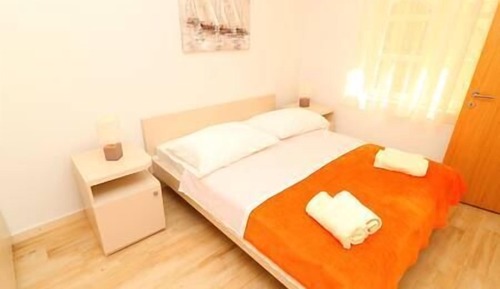 Apartment (1 Bedroom with Terrace)