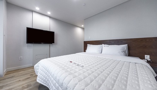 Room (Family Room C Front Ocean View (Indoo)