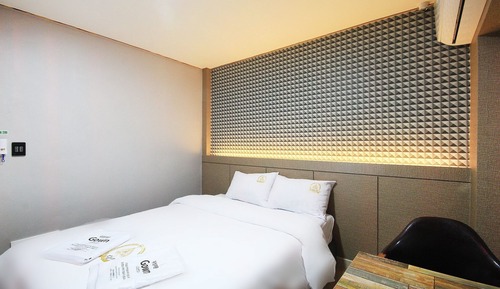 Room (Semi-Special Room - Non-smoking)