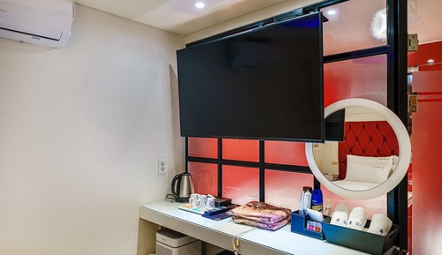 Room (Sauna (Jetted Spa Tub Netflix Availab)