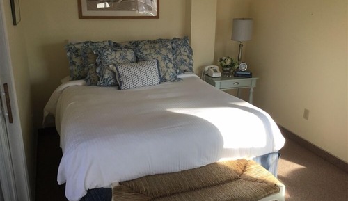Deluxe Room,1 Queen Bed