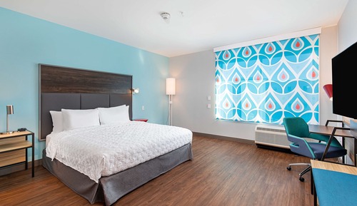 Room, 1 King Bed, Accessible (3x3 Shower)