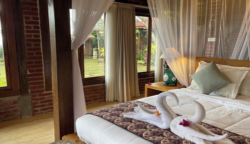 1 Bedroom Villa Glass Wooden House