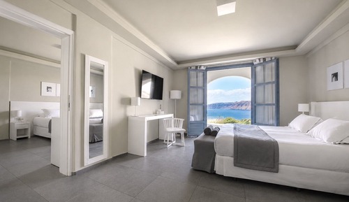 Two-Bedroom Suite  Hot Tub (Caldera View)