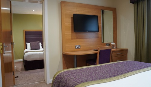 Room (Interconnecting)