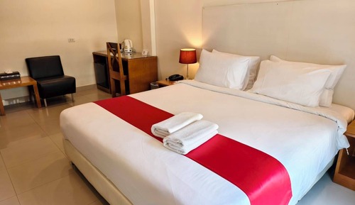 Deluxe Pool View Double Room