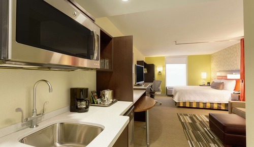 Studio, 1 King Bed, Accessible