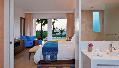 Deluxe Room, 1 King Bed, Oceanfront