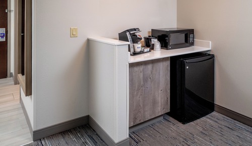 Suite, 2 Queen Beds (Additional Living Area)