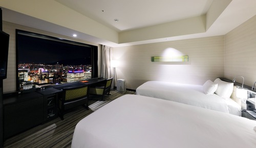 Executive Twin Room with Spa Access, Non Smoking (High Floor above 31st)