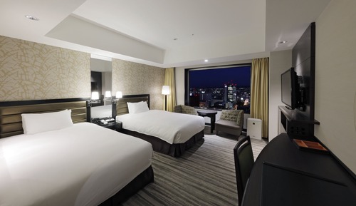 Moderate Twin Room with Spa Access, Non Smoking, High Floor above 23rd