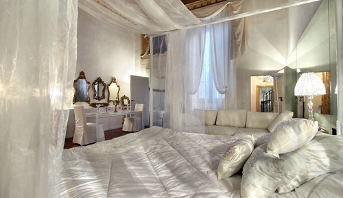 Luxury Suite