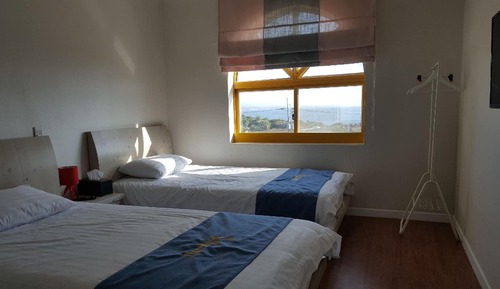 Twin Room (2 Single Beds)