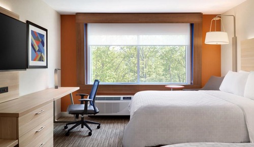 Standard Room, 2 Queen Beds, Accessible Bathtub (Communications)
