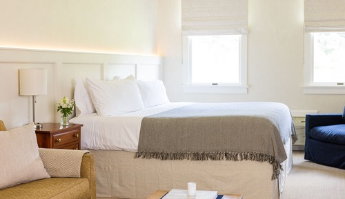 Deluxe Room, 1 King Bed with Sofa bed