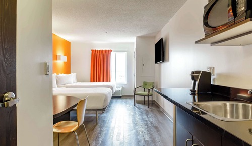 Deluxe Room, 2 Queen Beds, Non Smoking, Kitchenette