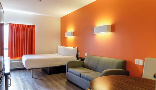 Deluxe Room, 1 Queen Bed, Non Smoking, Kitchen