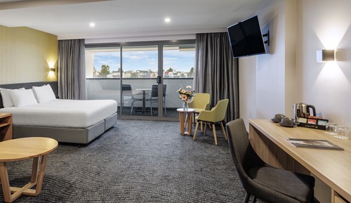 Superior Room, 1 King Bed, Balcony