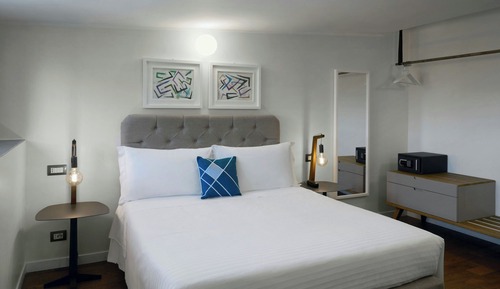 Deluxe Room, 1 Queen Bed