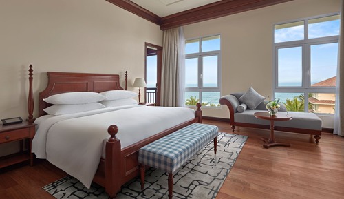 Deluxe Room, 1 King Bed, Ocean View (Balcony)