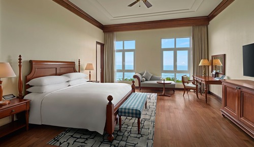 Premier Suite, 1 King Bed, Ocean View (Balcony)