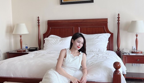 Deluxe Room, 1 King Bed, Garden View (Balcony)