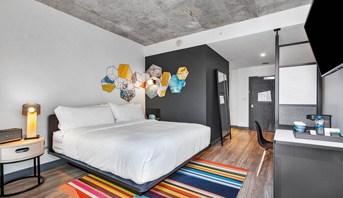 Room, 1 King Bed, City View