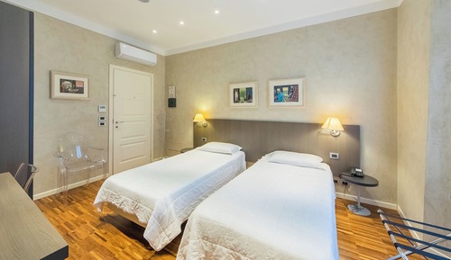 Standard Twin Room