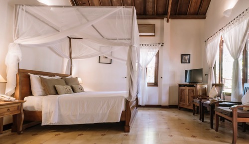Premier Lagoon Room