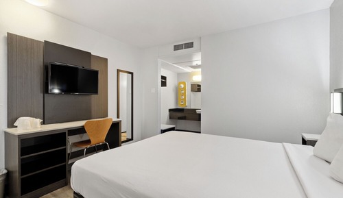 Standard Room, 1 Queen Bed, Non Smoking
