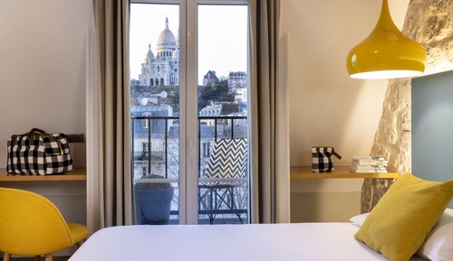 Quadruple Room with Balcony and View