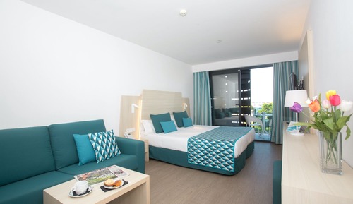 Junior Suite, Jetted Tub (2 adults + 1 child)