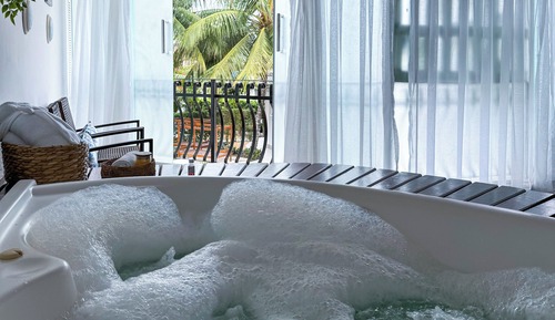 Executive Suite, Pool View