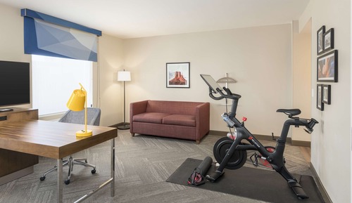Studio, 1 King Bed (Peloton Bike)