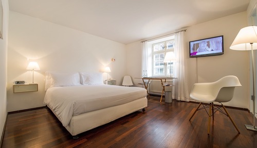 Double Room (Style)