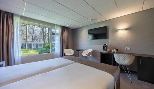 Comfort Room with air conditioning