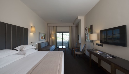 Family Room, River View (2 Adults + 2 Children)
