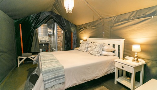 Tent (Frangipani)