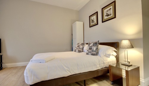 Studio Apartment
