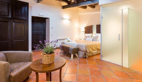 Superior Room, 1 King Bed, Garden View
