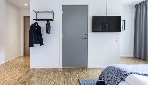 Studio (Large)