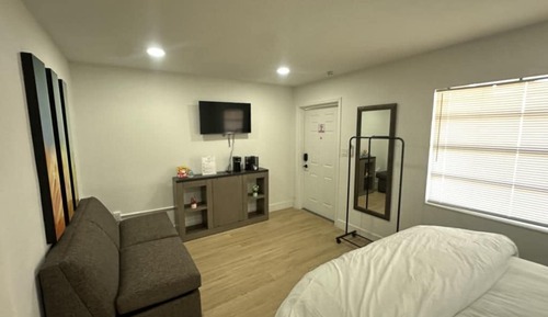 Deluxe Single Room, 1 Queen Bed with Sofa bed, Non Smoking