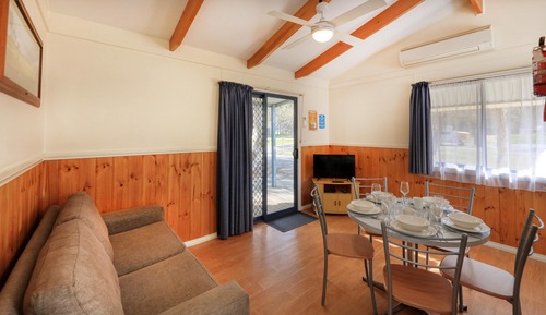 Standard Cabin - Sleeps 5