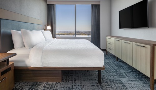 Suite, 1 Bedroom, 1 King Bed (Washer/Dryer)